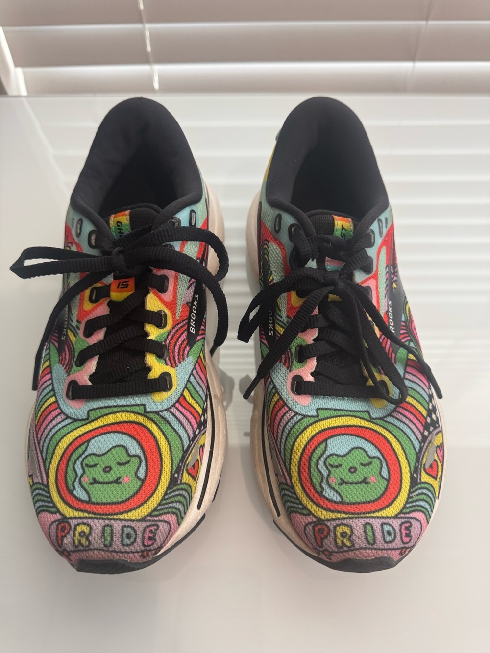 Brooks Ghost 15 Pride Running Shoes Wednesday Holmes Multicolor Rainbow Sz 6